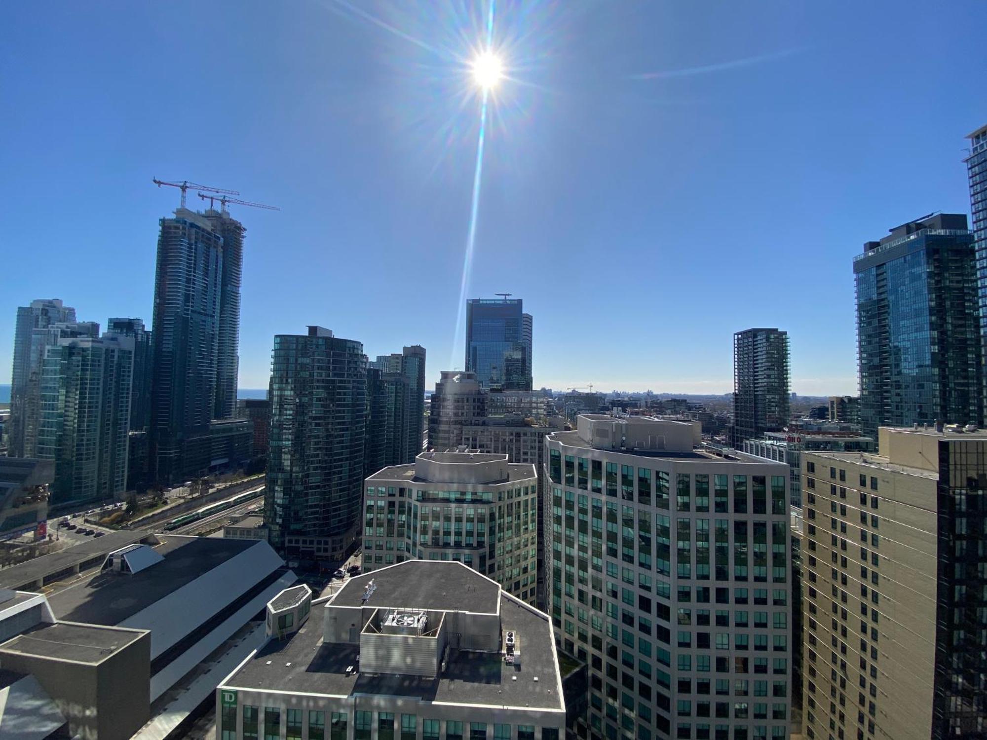 Central Toronto Suite - Free Parking, City Views, Near Cn Tower Exterior foto