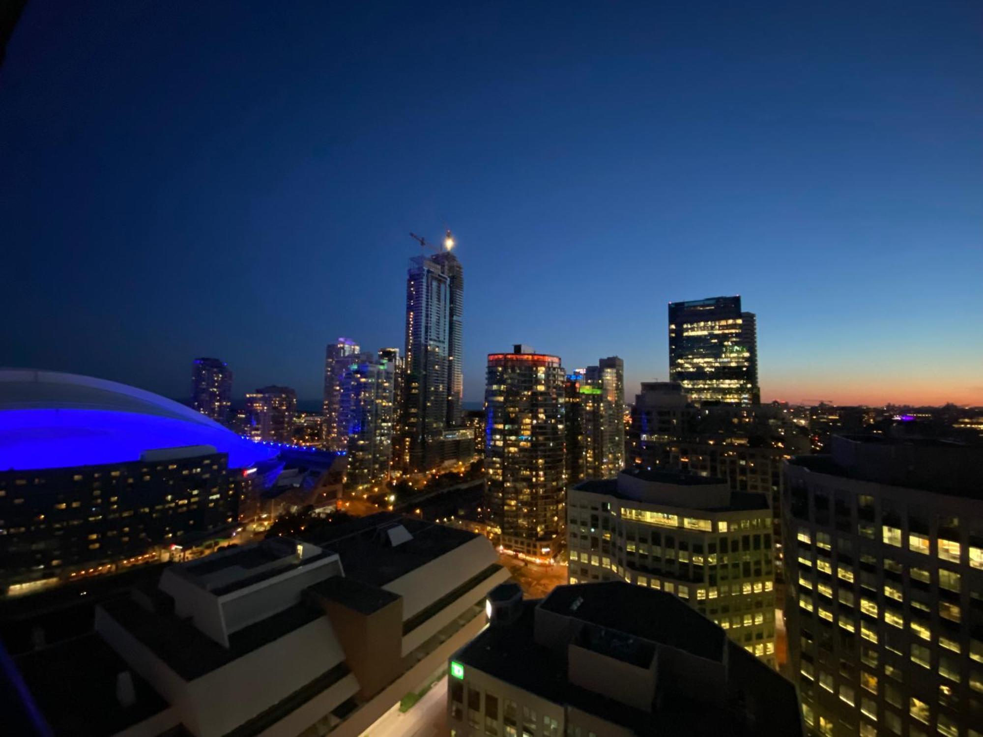 Central Toronto Suite - Free Parking, City Views, Near Cn Tower Exterior foto