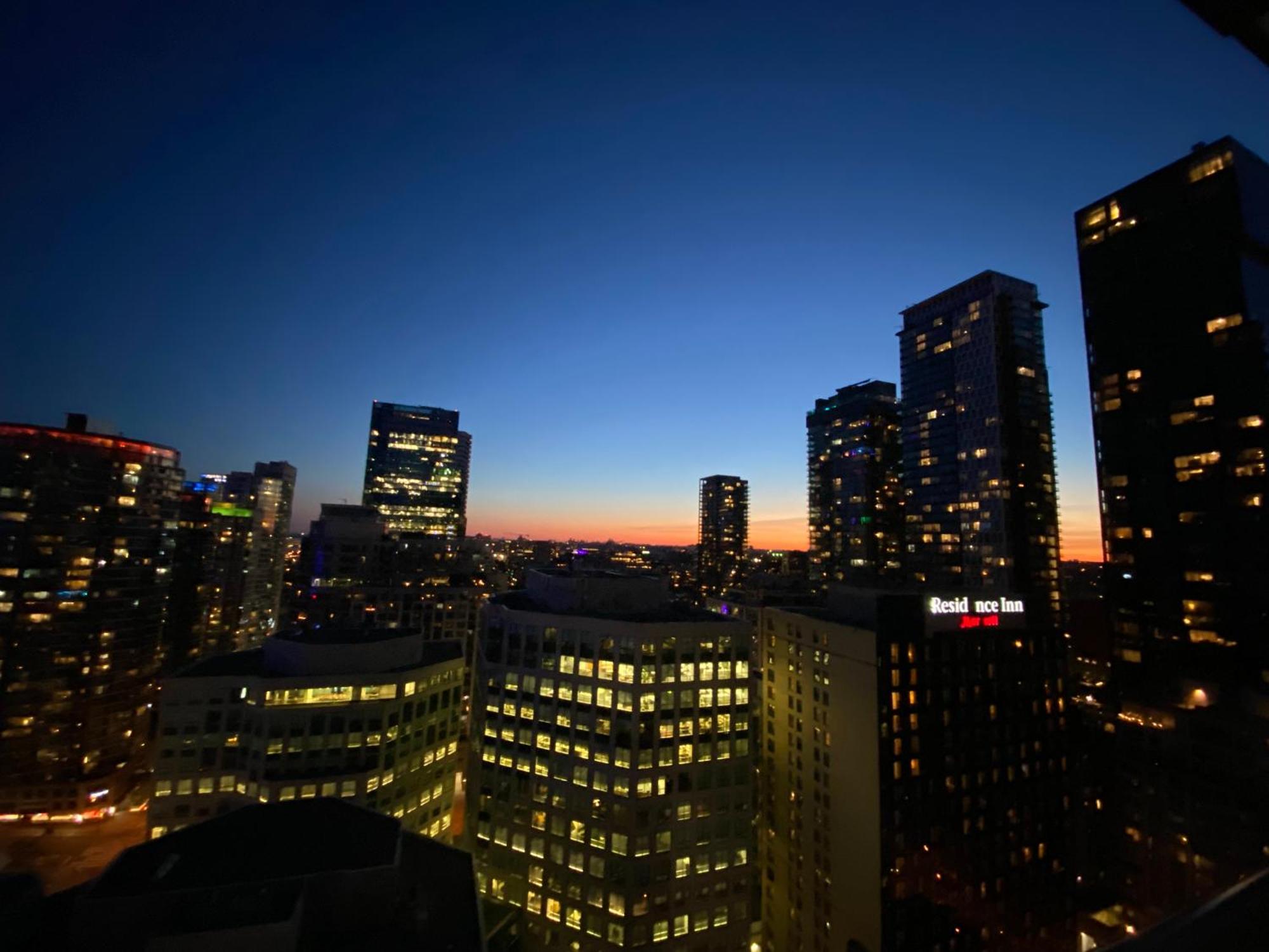 Central Toronto Suite - Free Parking, City Views, Near Cn Tower Exterior foto